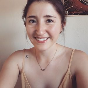 Meet your Posher, Corina